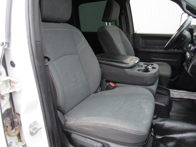 Used 2022 RAM 3500 Tradesman w/ Chrome Appearance Group AWD/4WD image 14
