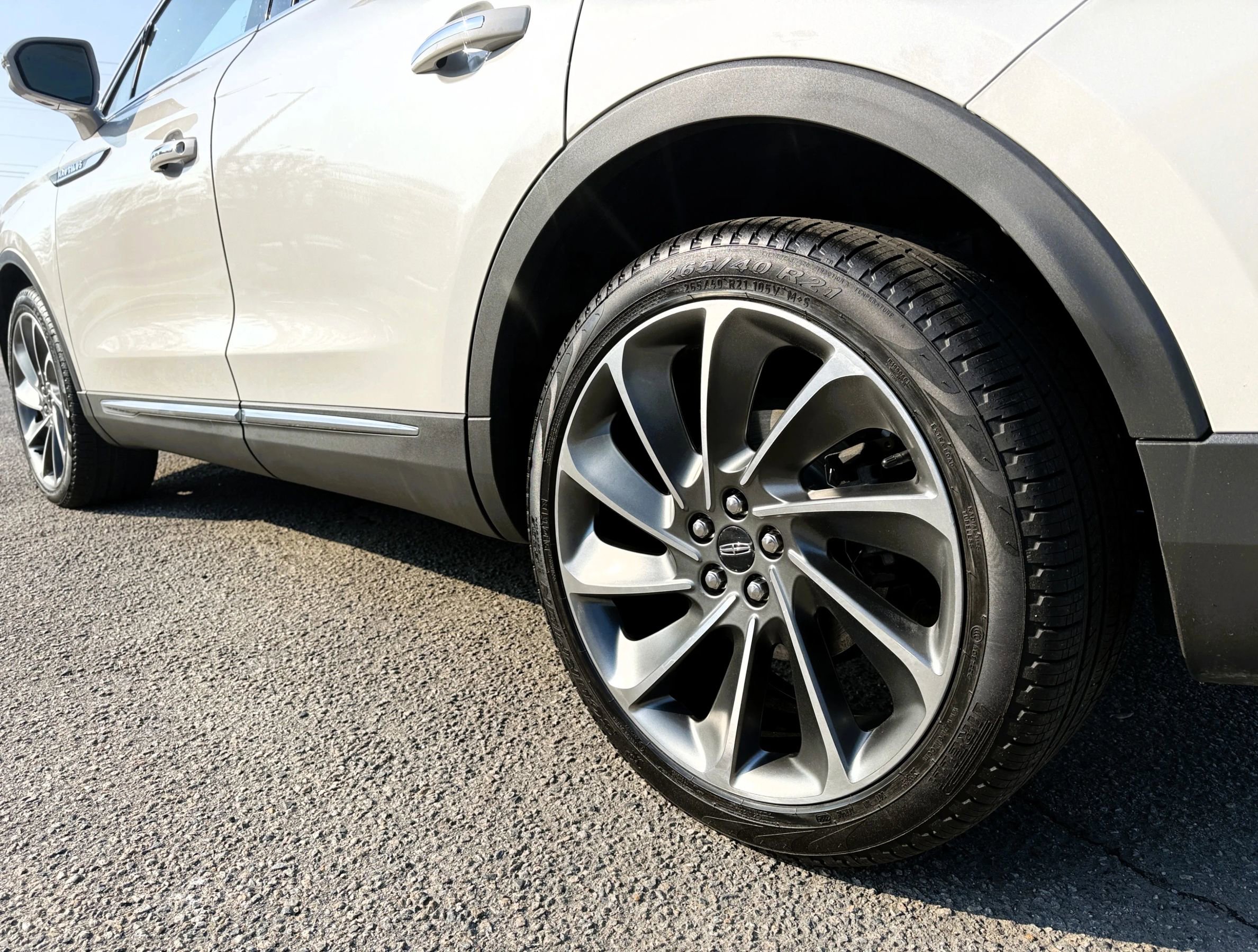 Used 2019 Lincoln Nautilus Reserve image 18