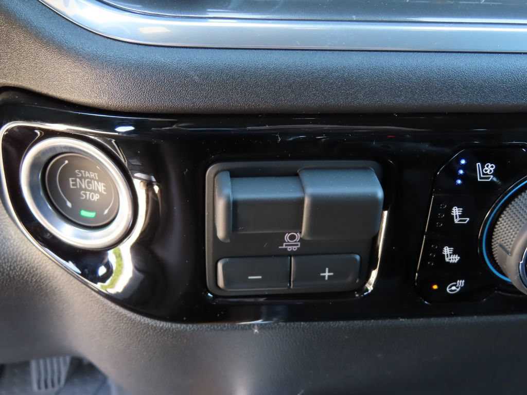 New 2026 Chevrolet Silverado 1500 High Country AWD/4WD image 11