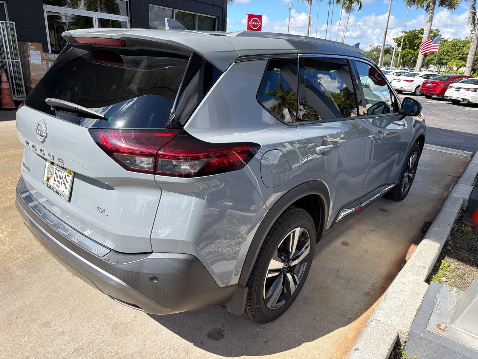 Used 2022 Nissan Rogue SL w/ SL Premium Package FWD image 5