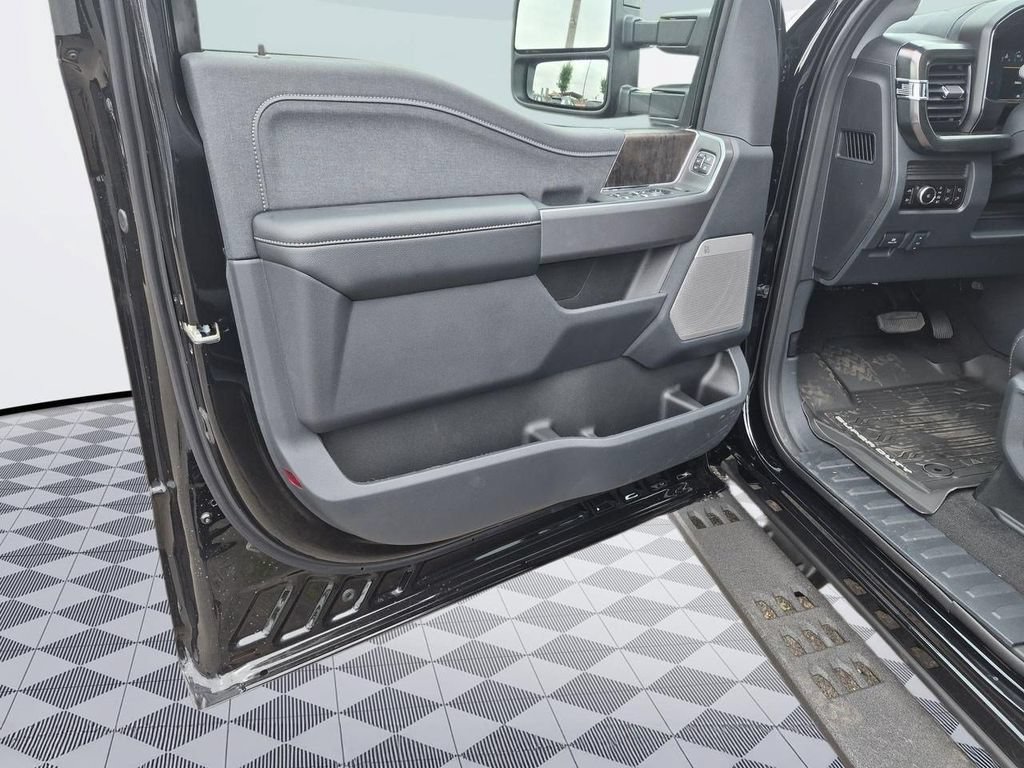 New 2026 Ford F250 Lariat w/ Tremor Off-Road Package AWD/4WD image 9