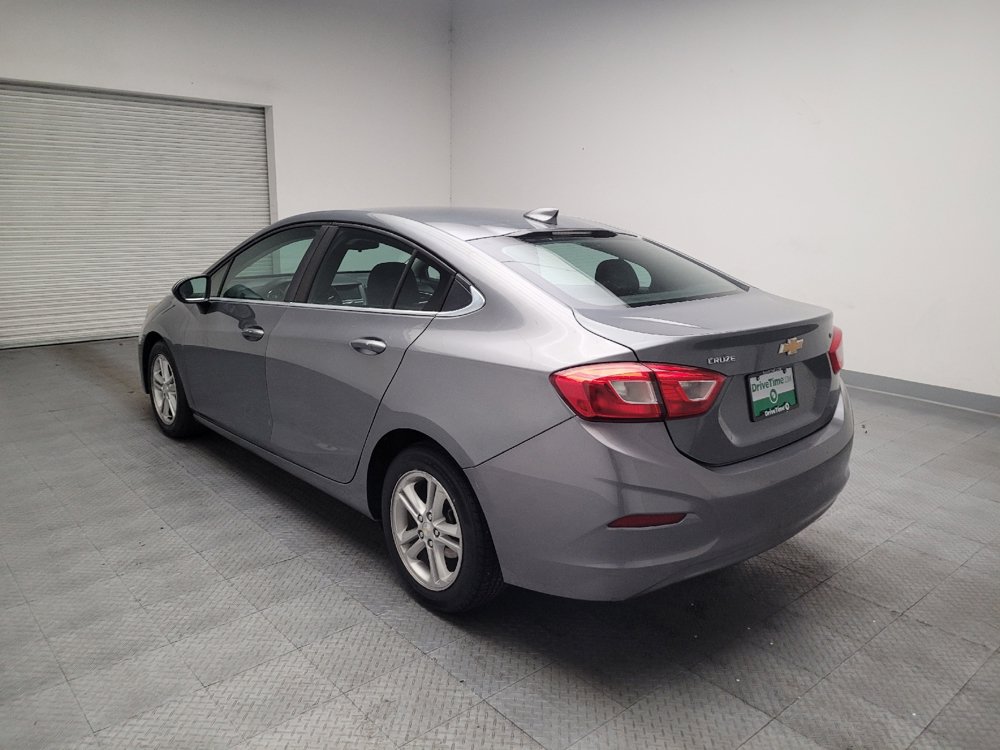 Used 2018 Chevrolet Cruze LT w/ Convenience Package FWD image 5