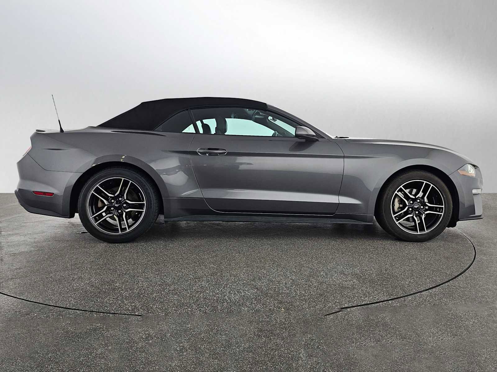 Used 2023 Ford Mustang Premium image 2