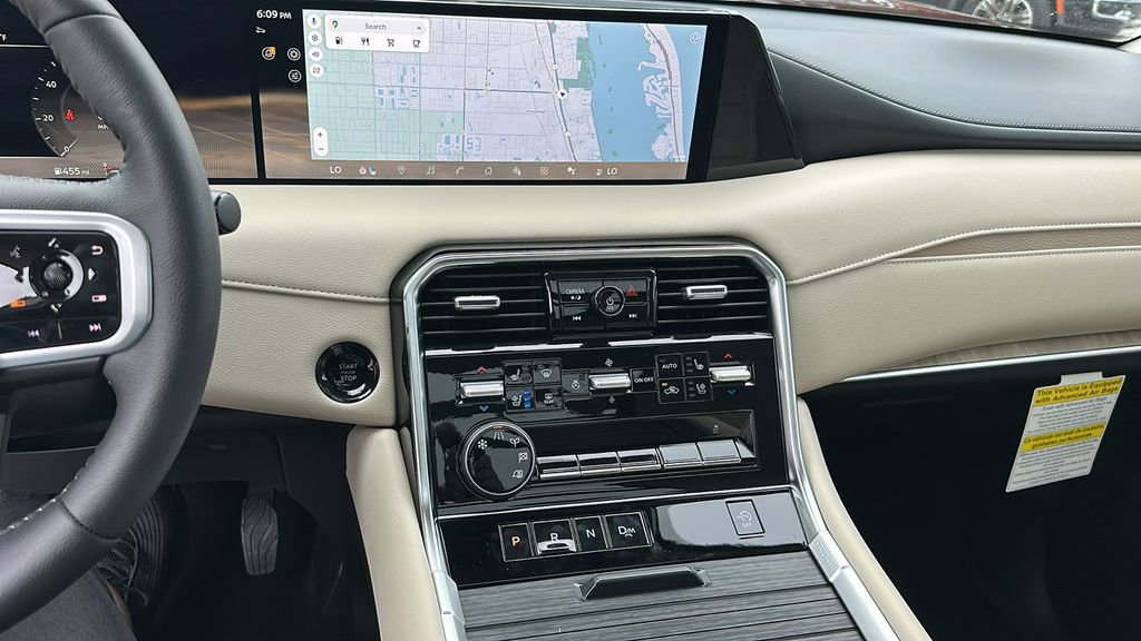 New 2025 Nissan Armada Platinum image 24