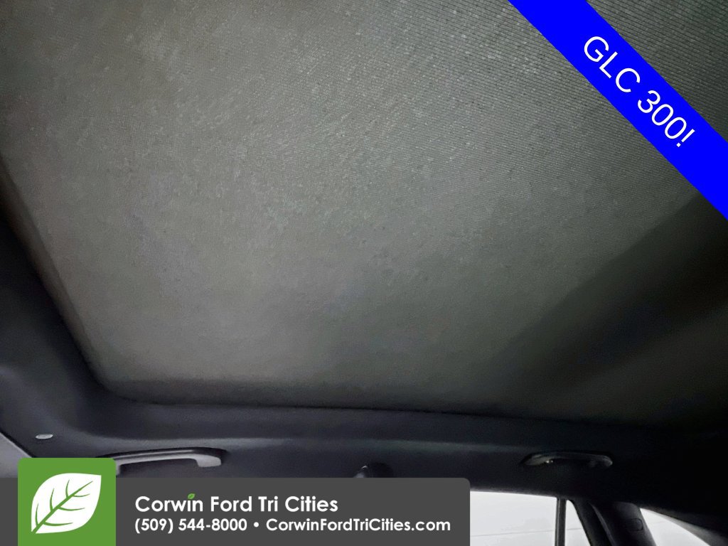 Used 2023 Mercedes-Benz GLC 300 4MATIC image 27
