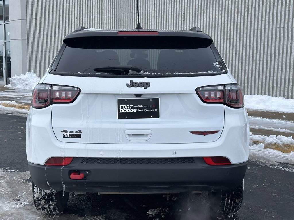 Used 2023 Jeep Compass Trailhawk image 4