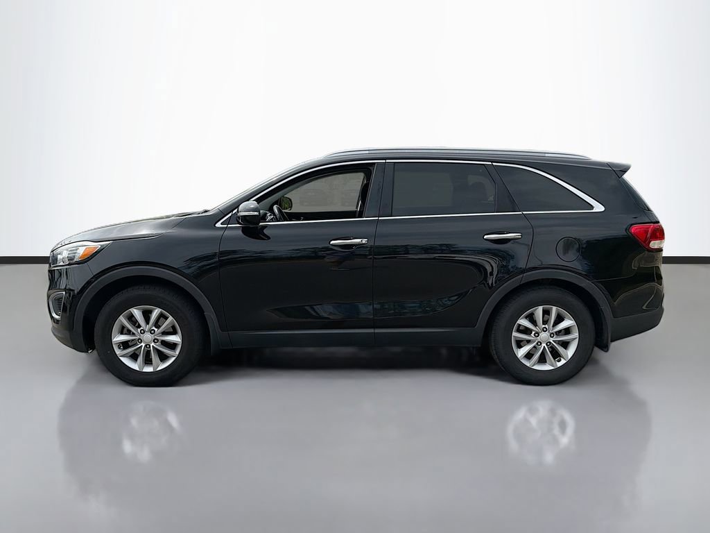 Used 2017 Kia Sorento LX w/ LX Convenience Package image 8