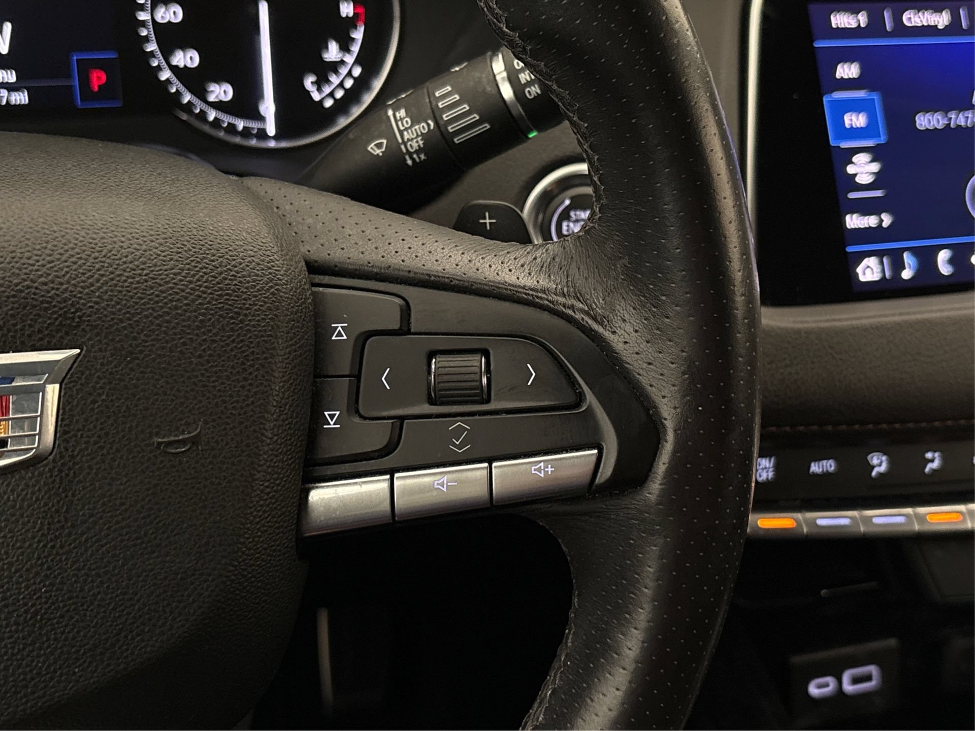Used 2023 Cadillac XT4 Sport FWD image 27