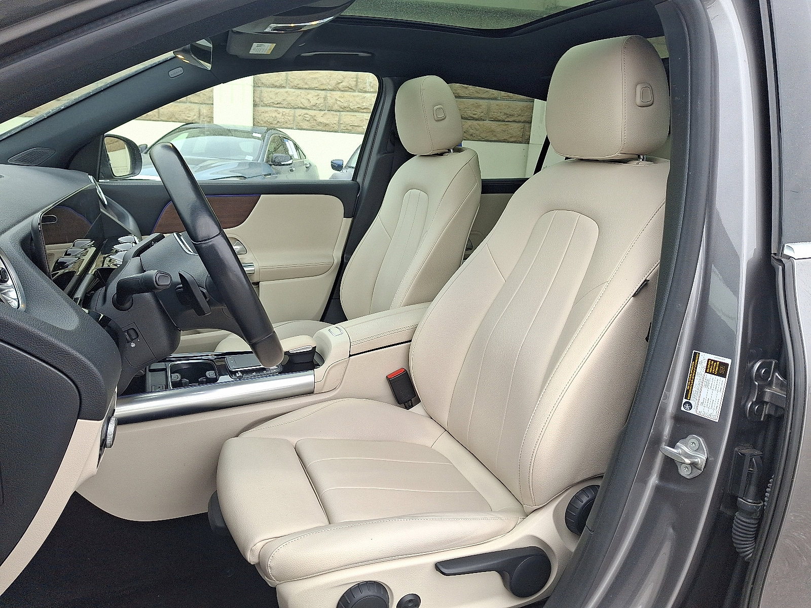 Used 2022 Mercedes-Benz GLA 250 4MATIC image 13