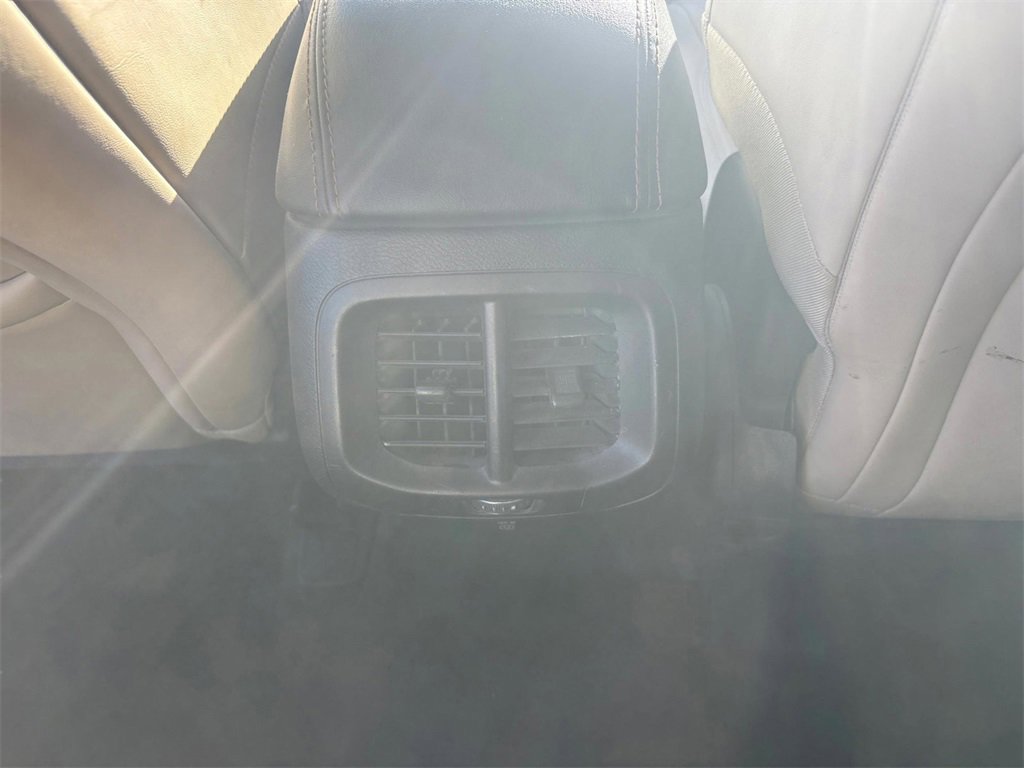 Used 2018 Jeep Cherokee Limited image 10