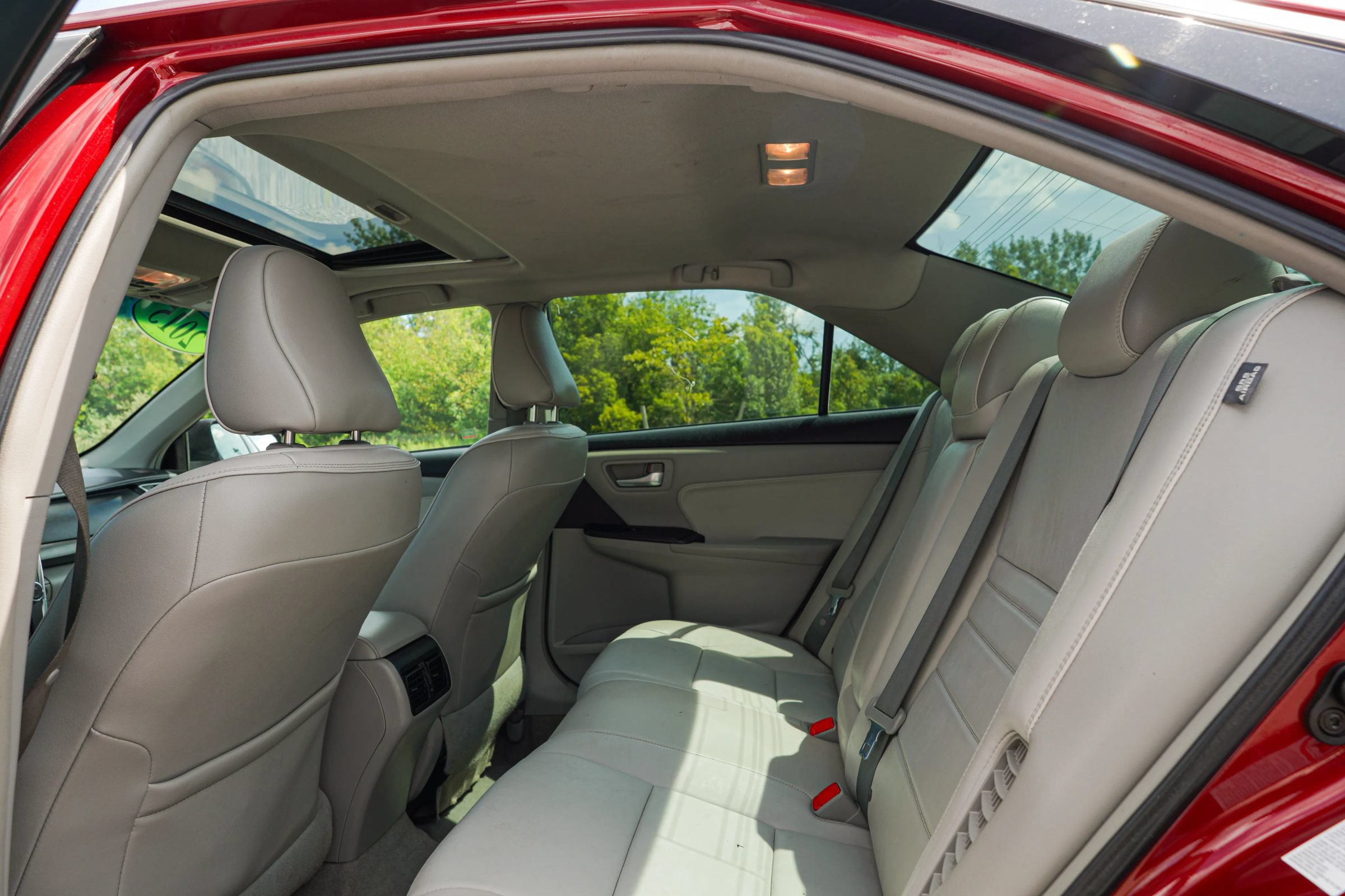 Used 2015 Toyota Camry XLE w/ Moonroof Package FWD image 15