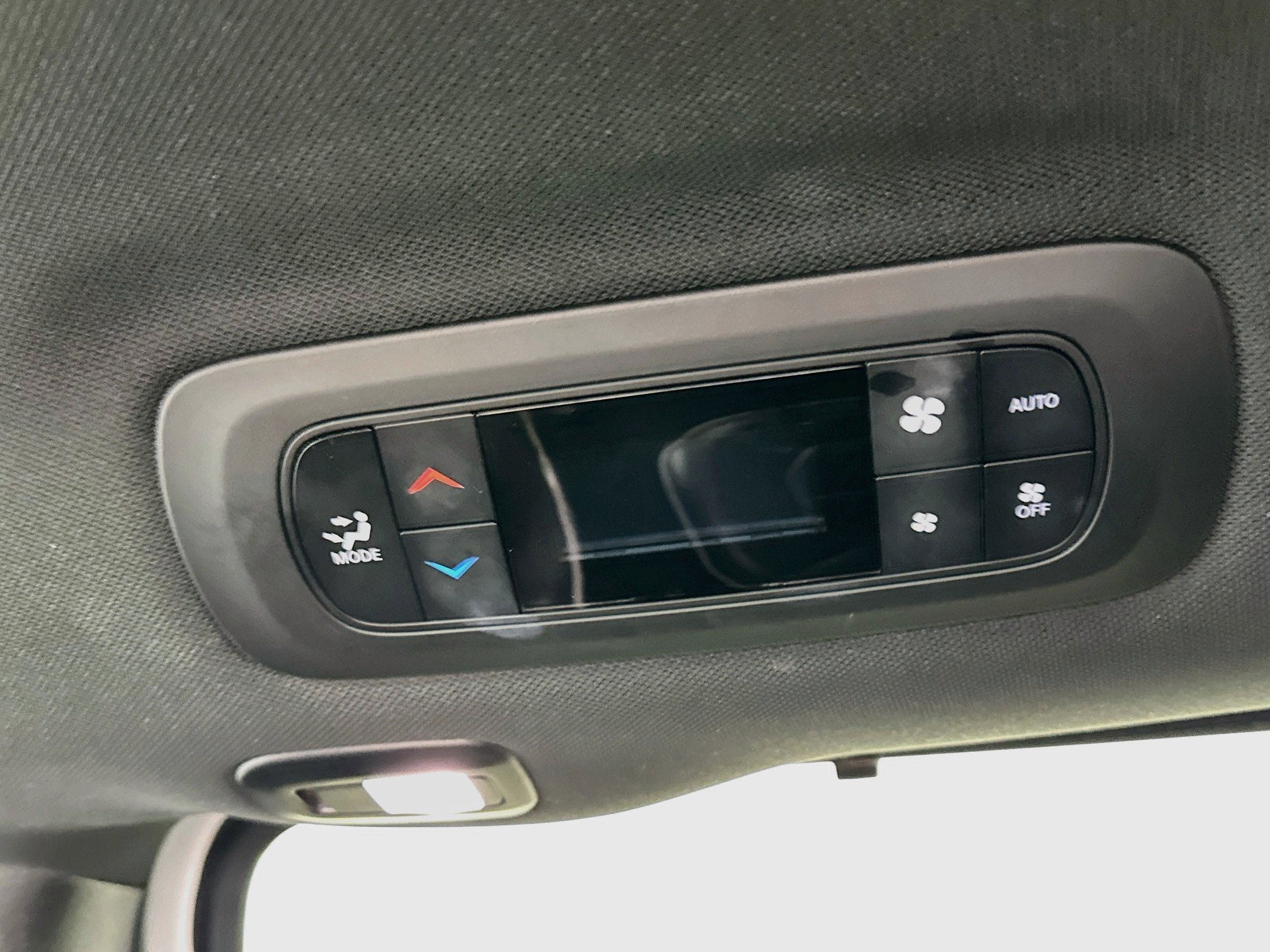 Used 2025 Chrysler Pacifica Limited FWD image 32