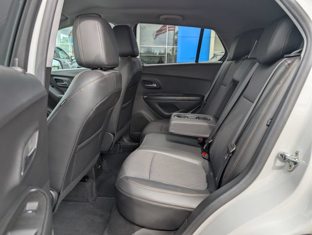 Used 2022 Chevrolet Trax LT w/ LT Convenience Package AWD/4WD image 15