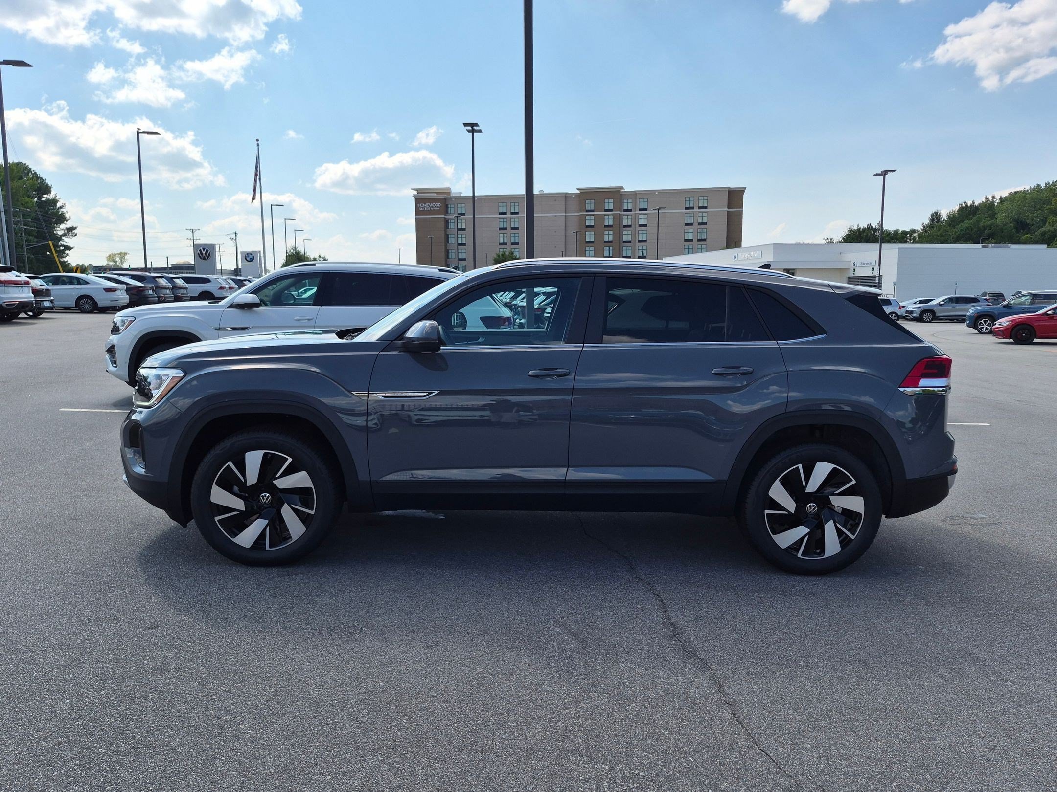New 2026 Volkswagen Atlas Cross Sport SE FWD image 6