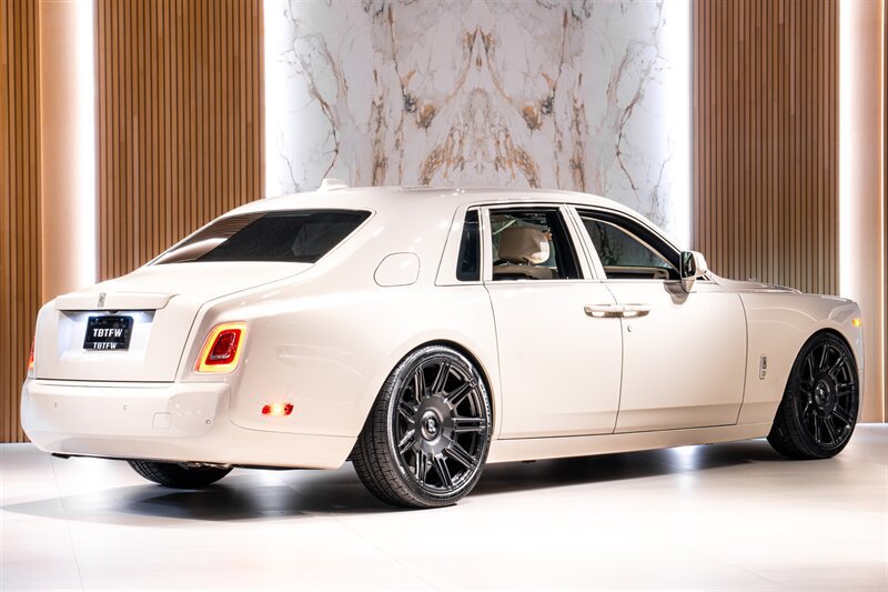 Used 2026 Rolls-Royce Phantom Sedan RWD image 5