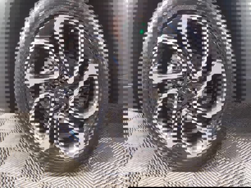 Used 2024 Chevrolet Trax RS w/ Sunroof Package image 7