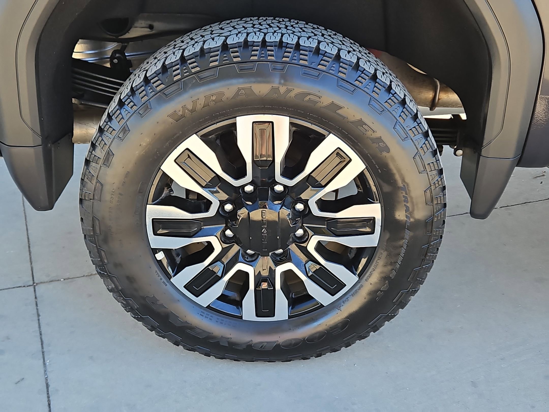 Certified 2024 GMC Sierra 2500 Denali Ultimate image 34