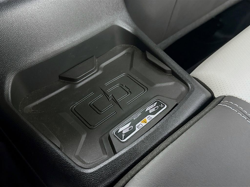 Used 2018 Chevrolet Camaro SS RWD image 30