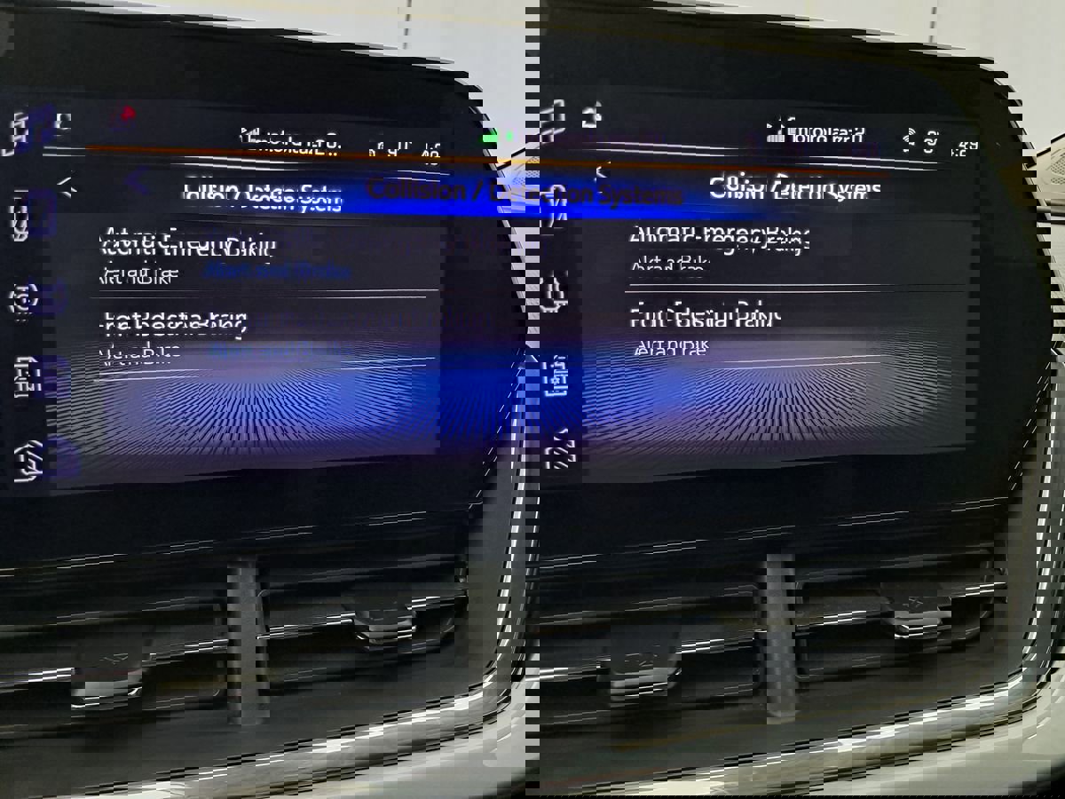 Used 2025 Chevrolet Trax LT image 13