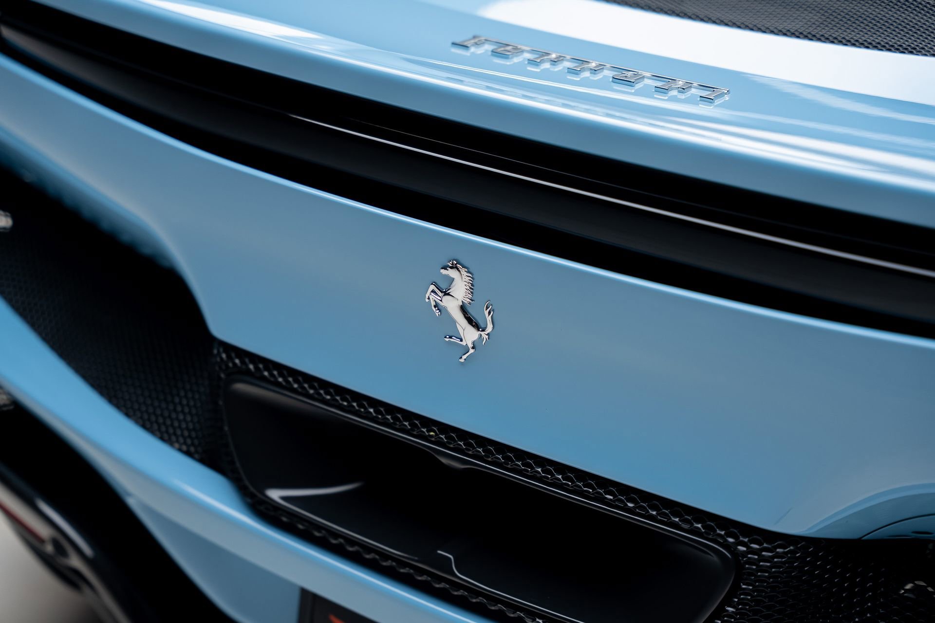 Used 2025 Ferrari 296 GTB RWD image 32