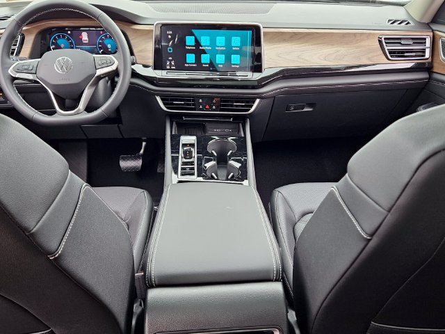 New 2026 Volkswagen Atlas SE FWD image 8