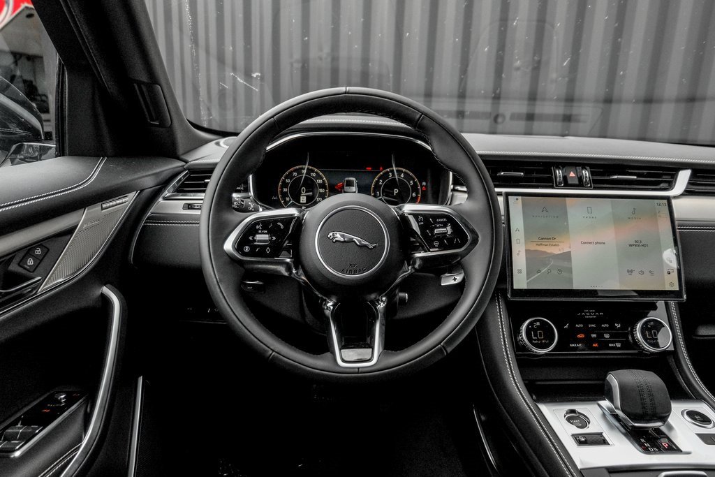 New 2026 Jaguar F-PACE R-Dynamic S image 17