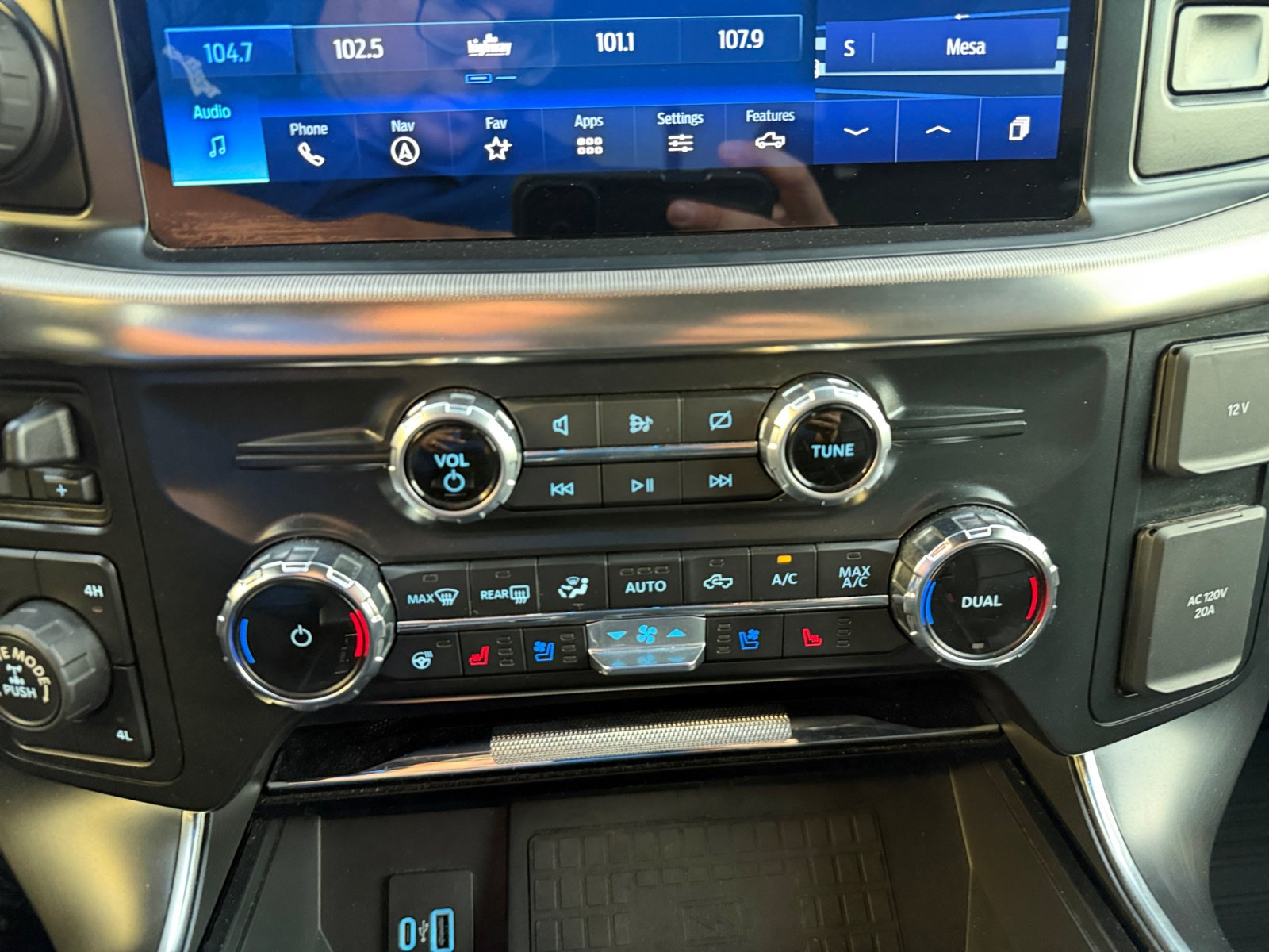 Used 2022 Ford F150 Raptor w/ Equipment Group 801A High AWD/4WD image 26