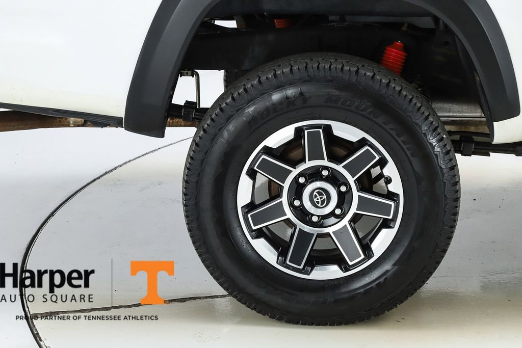 Used 2018 Toyota Tacoma TRD Off-Road image 13