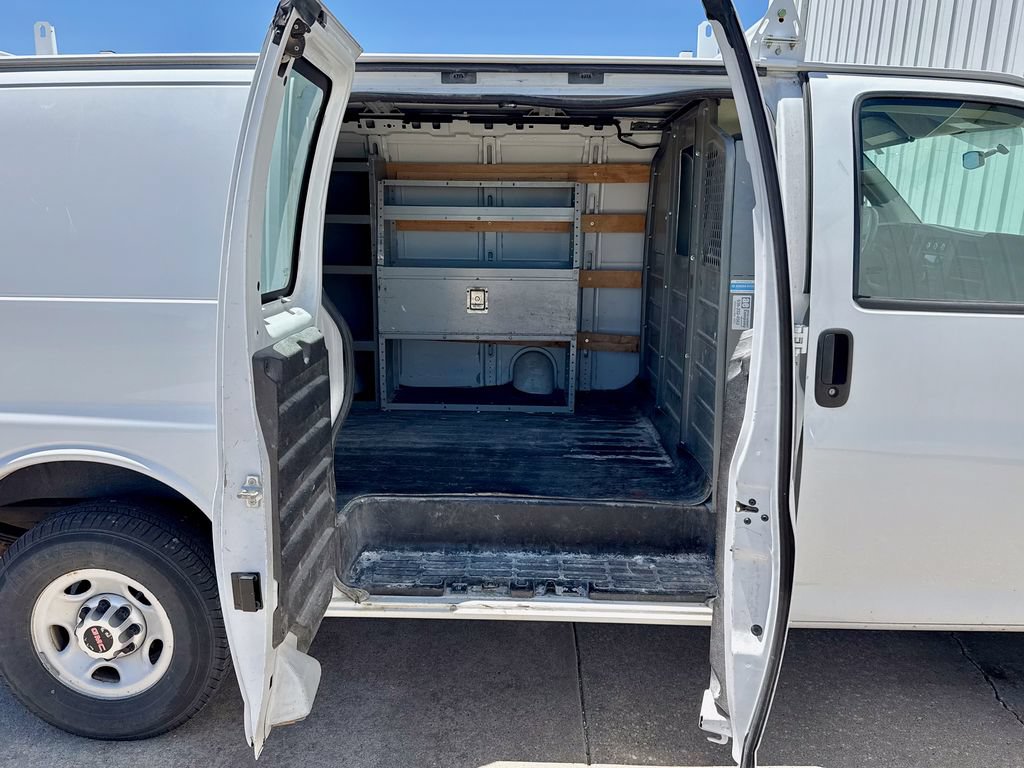 Used 2014 GMC Savana 2500 RWD image 16