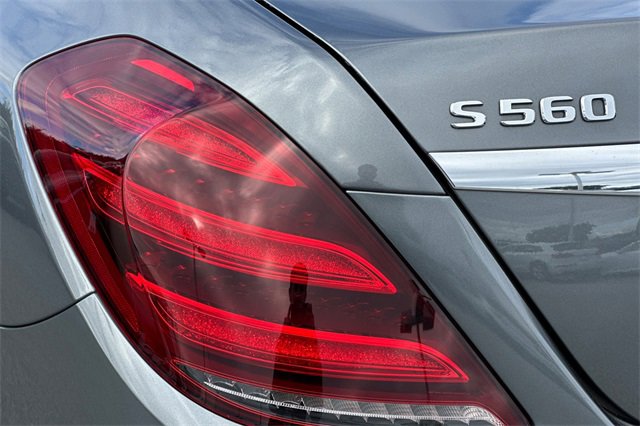 Used 2018 Mercedes-Benz S 560 Sedan image 35