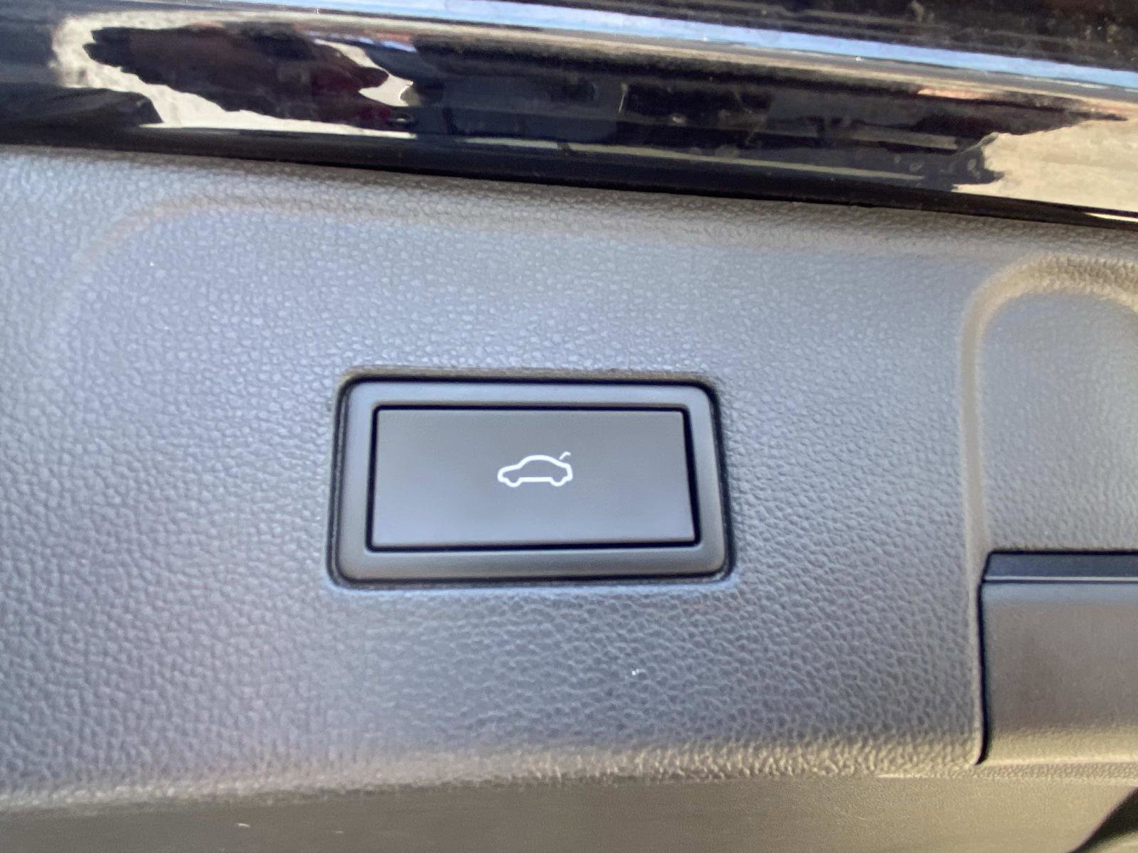 Used 2022 Volkswagen Atlas SE FWD image 9