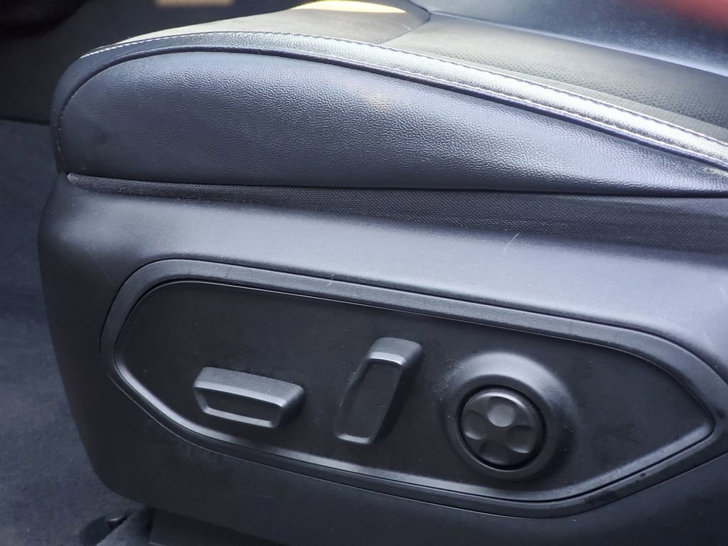 Used 2023 Jeep Grand Cherokee L Laredo image 10