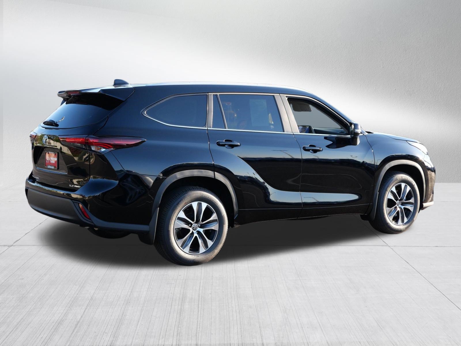 Certified 2026 Toyota Highlander XLE AWD/4WD image 7