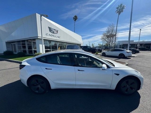 Used 2023 Tesla Model 3 Standard Range image 4