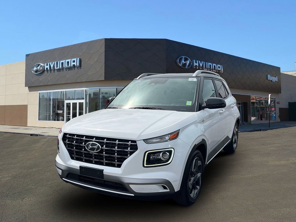 Certified 2023 Hyundai Venue Limited w/ Cargo Package image 4