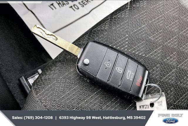 Used 2023 Kia Rio S image 9