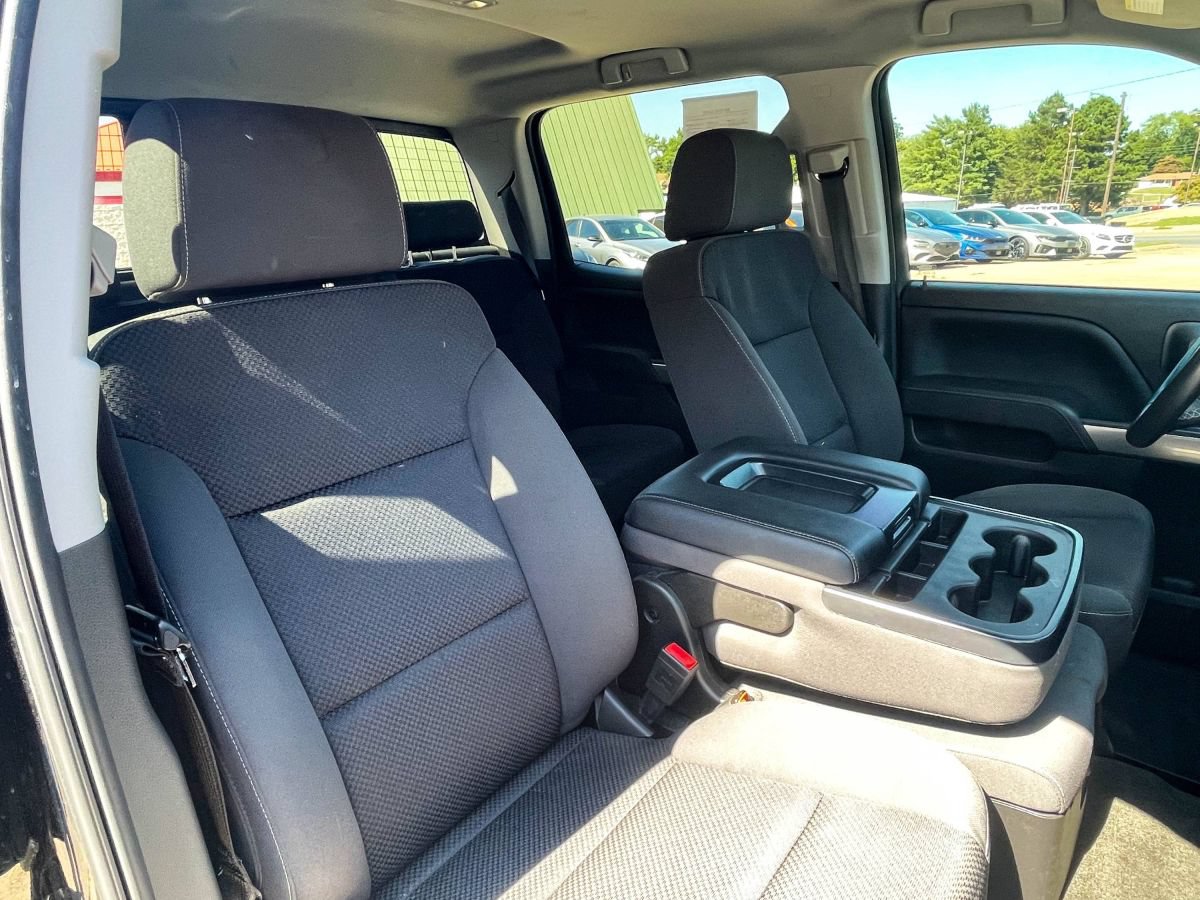 Used 2018 Chevrolet Silverado 1500 LT w/ All Star Edition AWD/4WD image 11