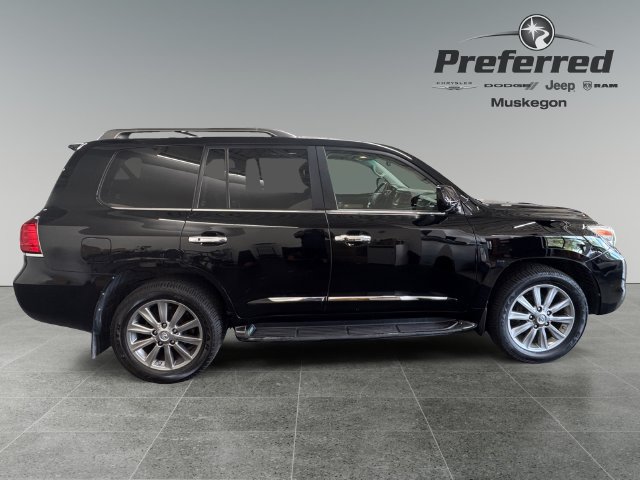 Used 2011 Lexus LX 570 4WD w/ Luxury Pkg image 8