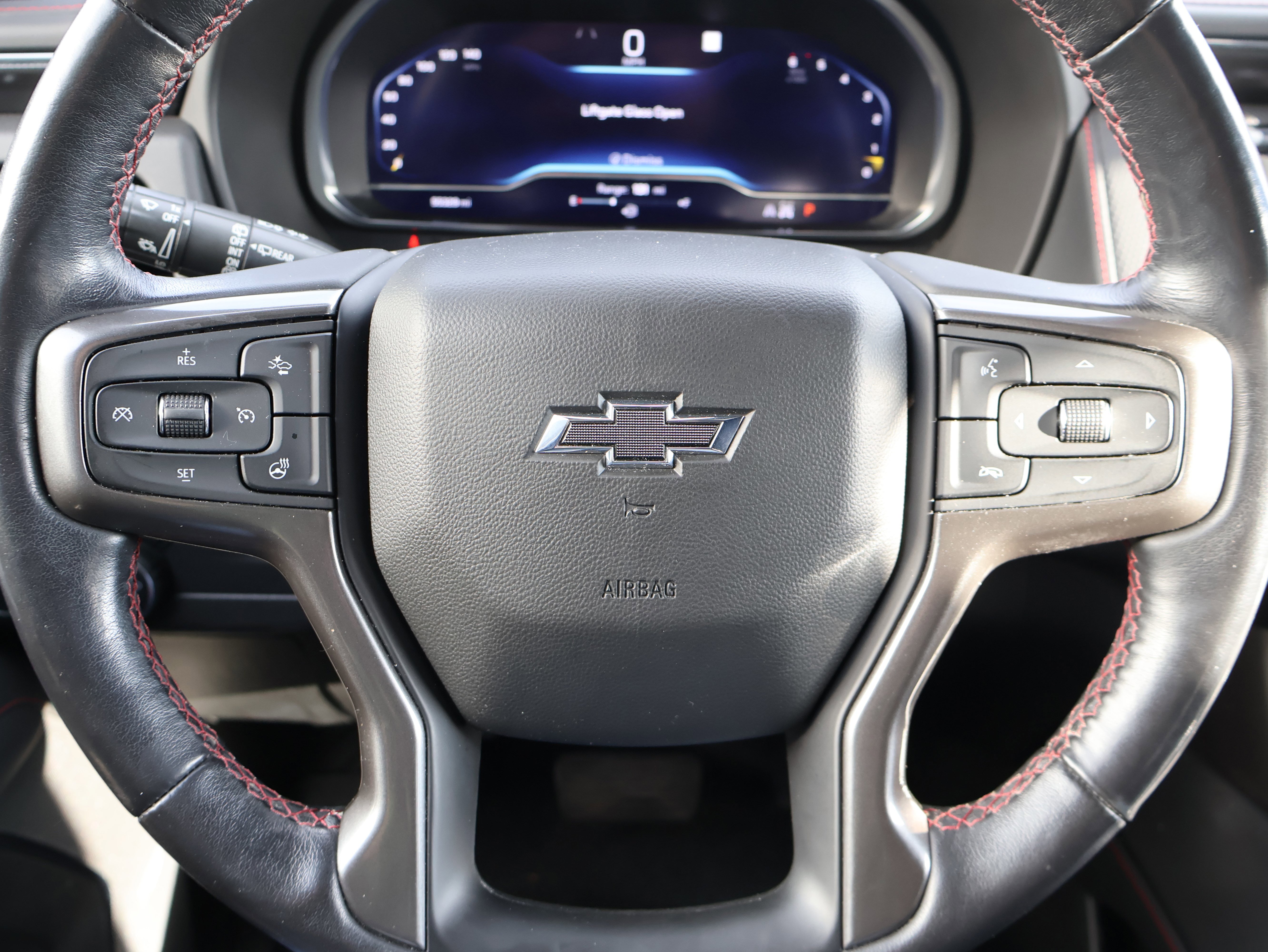 Used 2022 Chevrolet Suburban RST w/ Sport Performance Package AWD/4WD image 33