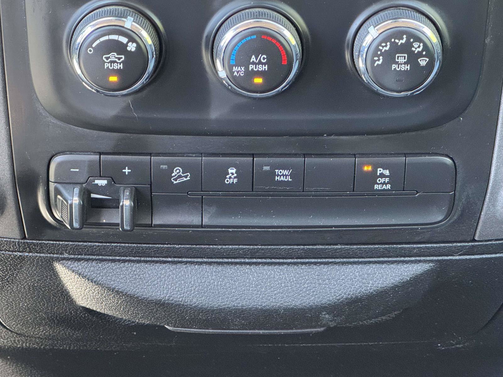Used 2018 RAM 2500 Tradesman w/ Chrome Appearance Group AWD/4WD image 6