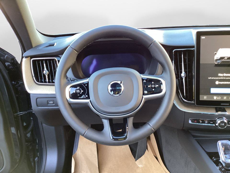 New 2027 Volvo XC60 B5 Plus AWD/4WD image 10