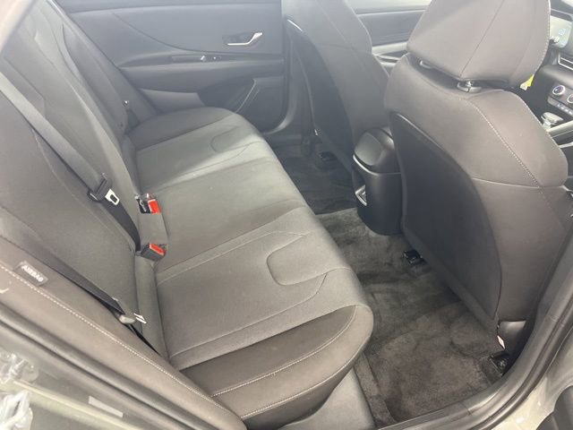 Used 2025 Hyundai Elantra SE image 22