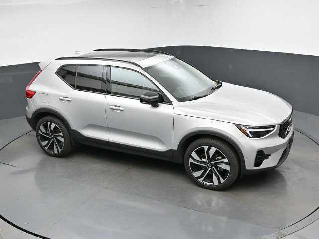 Used 2023 Volvo XC40 B5 Ultimate w/ Protection Package Premier AWD/4WD image 45