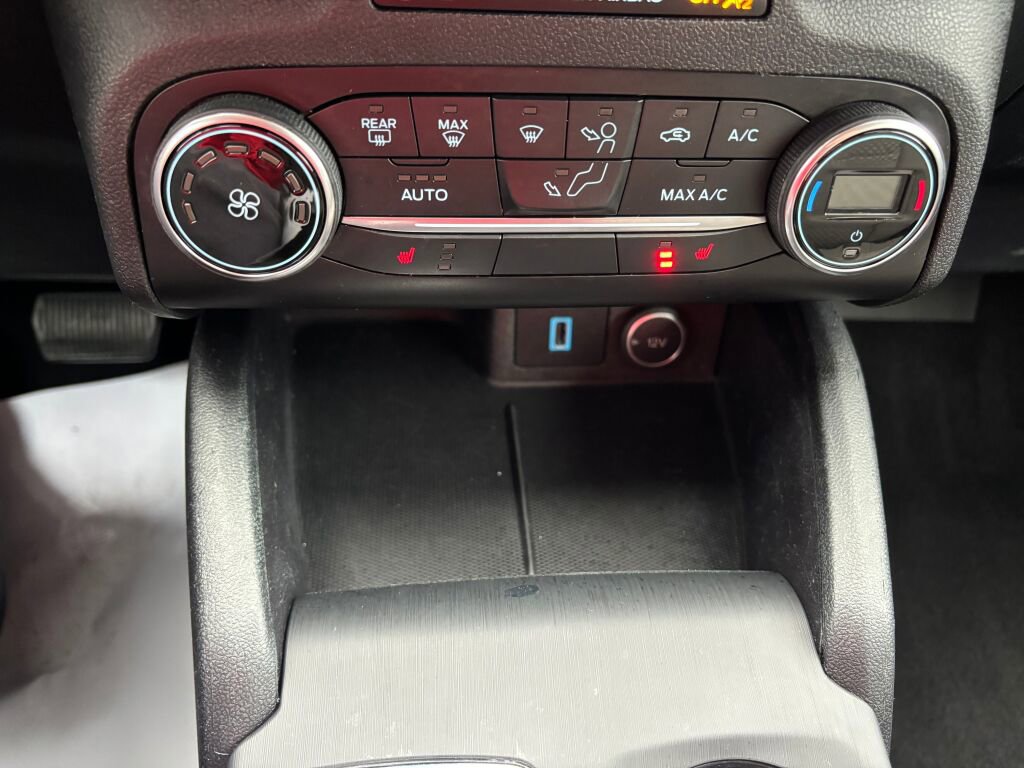 Used 2020 Ford Escape SE Sport image 13