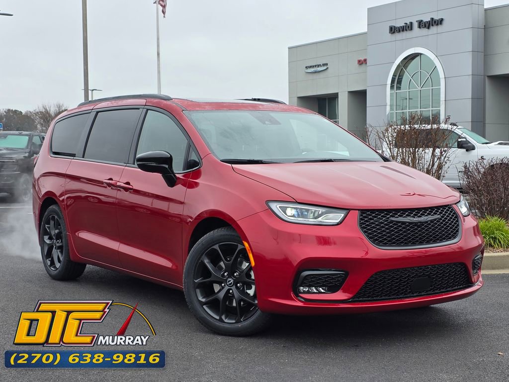 New 2026 Chrysler Pacifica Limited w/ S Appearance Package image 1