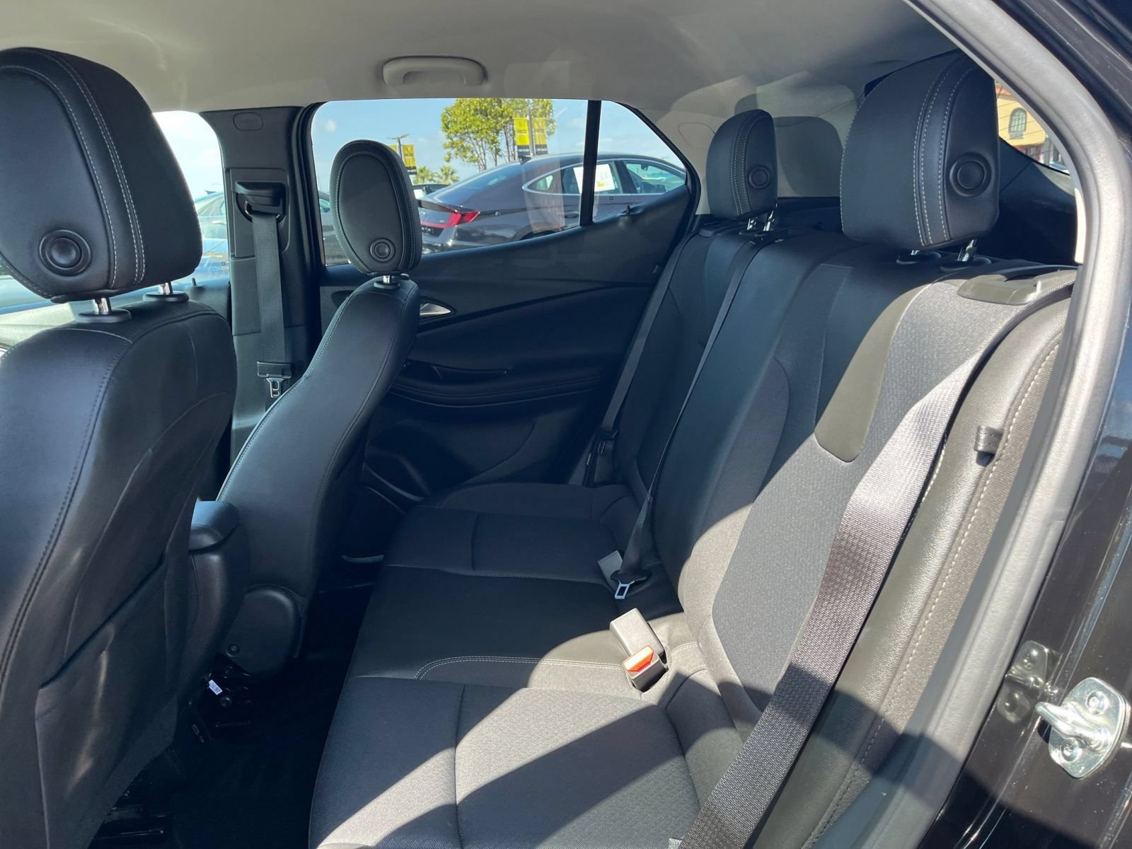 Used 2025 Buick Encore GX Preferred AWD/4WD image 27