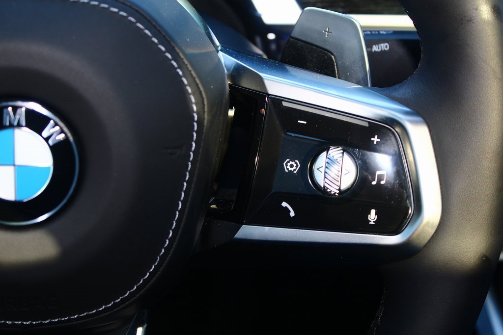 Used 2025 BMW 760i xDrive w/ Executive Package image 15