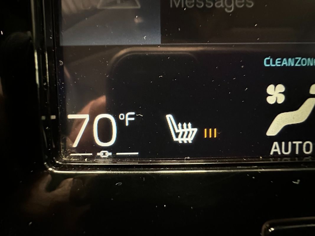 Used 2016 Volvo XC90 T6 Momentum image 22