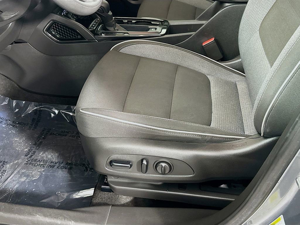 Used 2022 Chevrolet TrailBlazer LT AWD/4WD image 27