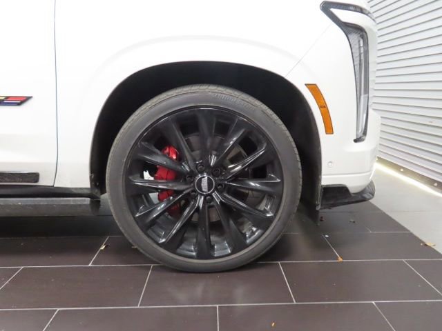 Used 2025 Cadillac Escalade ESV V w/ LPO, ONYX Package image 20